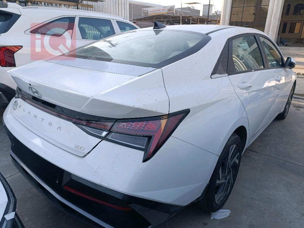 هیوندای ئەلەنترا